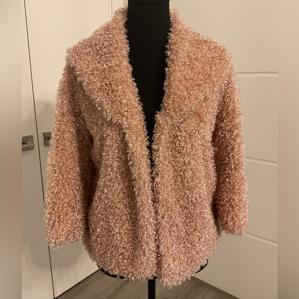 🧥Final  Touch Women’s/Girls Pink Boucle Open Jacket with Short Bell sleeves.